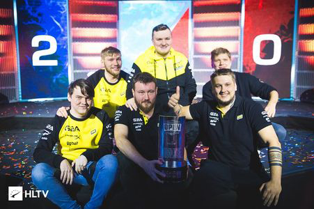 陷入保守的 陷入保守的