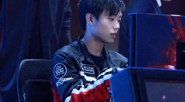 赛季分析中 赛季分析中